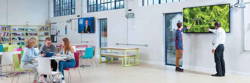 Die beiden neuen Display-Serien von Philips Professional Display Solutions bieten Touch- und Stifterkennung. Die C-Serie für den Firmeneinsatz hat einen Windows-Rechner integriert, die T-Serie für den Bildungssektor einen ARM-SoC mit Android.
