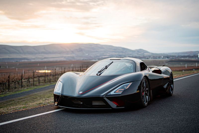 SSC North America hat im Rahmen einer Automesse in Philadelphia den ersten von 100 Tuatara vorgestellt.