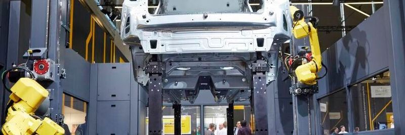 Der demografische Wandel beschleunigt den Robotereinsatz. Das betrifft nicht nur Konzernen sondern zunehmend auch kleinere Firmen.