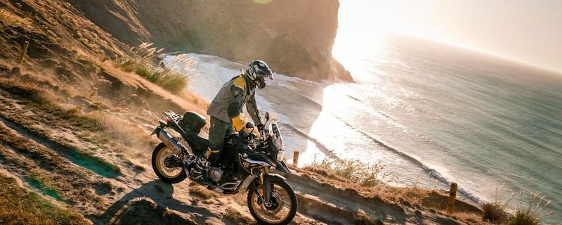 Die atemberaubende Ostküste und die Rimutaka-Berge – mit der Enduro auf Captain Cooks Spuren.