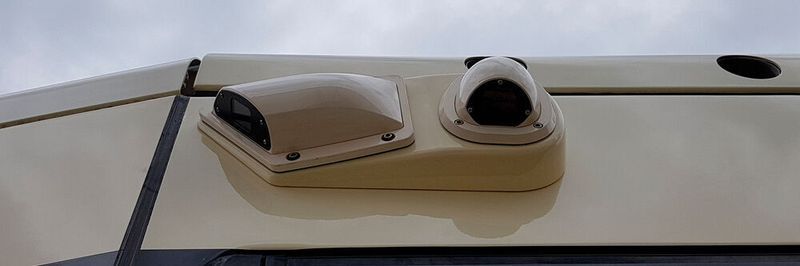 In den Straßenbahnen von Göteborg verbaut Bombardier 3D-gedruckte Bauteile wie diesen Adapter für das Kamerasystem.