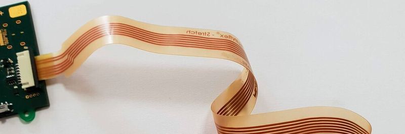 TWINflex-Stretch Leiterplatte: Die biegeschlaffen, biokompatiblen Leiterplatten passen sich der Körperform an und lassen sich in Textilien integrieren.