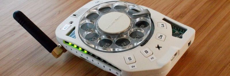 Justine Haupts Wählscheiben-Handy