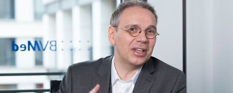 BV-Med-Geschäftsführer Dr. Marc-Pierre Möll zu den Handlungsempfehlungen: „Die Medtech-Branche ist bereit, das System ist es nicht. Wir brauchen jetzt einen Notfallplan, damit die Patientenversorgung nicht gefährdet wird.“