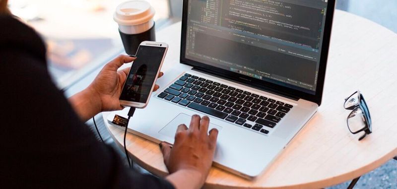 Secure Coding lernt man nicht – oder nur selten – im Selbststudium, die Grundlagen müssen von Experten vermittelt werden.