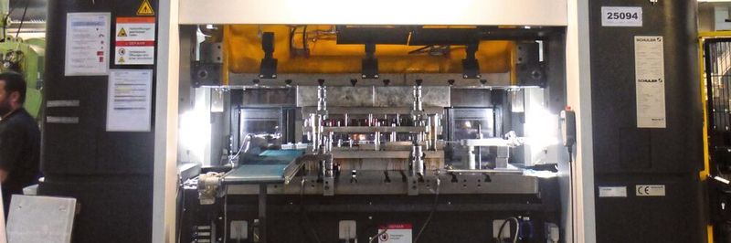 Eine Schuler-Servopresse MSD2-250-2,0x1,1-160 mit 250 t Presskraft und einer Tischgröße von 2000 x 1100 mm ist 2018 bei der Sixt GmbH in Magstadt eingezogen.