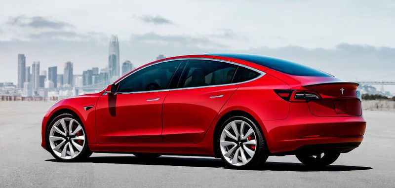 Ein Tesla Model 3: beim Zerlegen stellten Experten fest, dass Tesla anderen Autobauern technologisch um Jahre voraus ist.