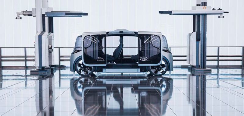 Beim Vector handelt es sich um ein Fahrzeug mit autonomen Fahrfunktionen. Auch Wunsch können Gäste aber auch selbst das Kommando übernehmen.