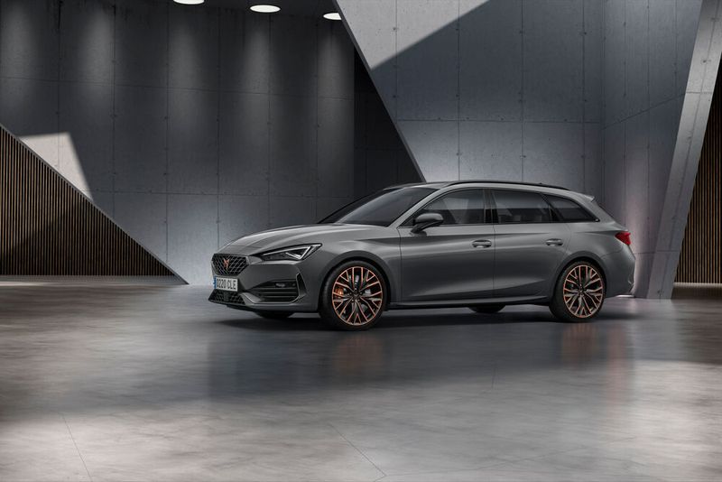 Nach dem Cupra Ateca präsentiert die spanische Performance-Marke mit dem Cupra Leon das zweite Modell.