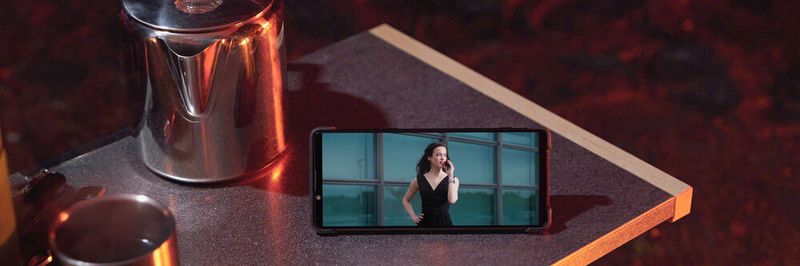 Das Sony Xperia 1 II arbeitet mit der Qualcomm Snapdragon 865 5G Mobile Plattform mit X55 5G Modem und Android 10.