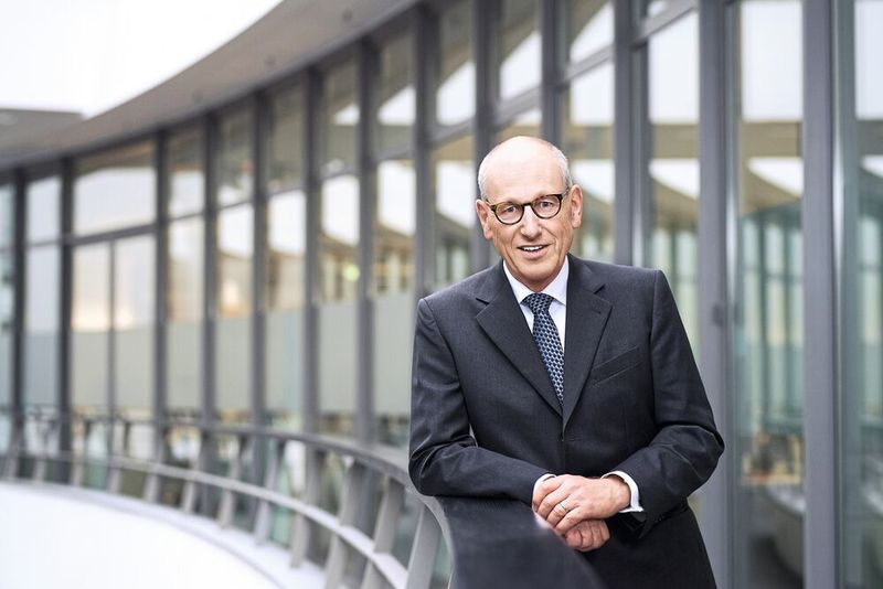 Mit viel „minutiöser Tagesarbeit“ sei es bisher gut gelungen, die Auswirkungen des Coronavirus fernzuhalten, sagt BMW-Einkaufschef Andreas Wendt.