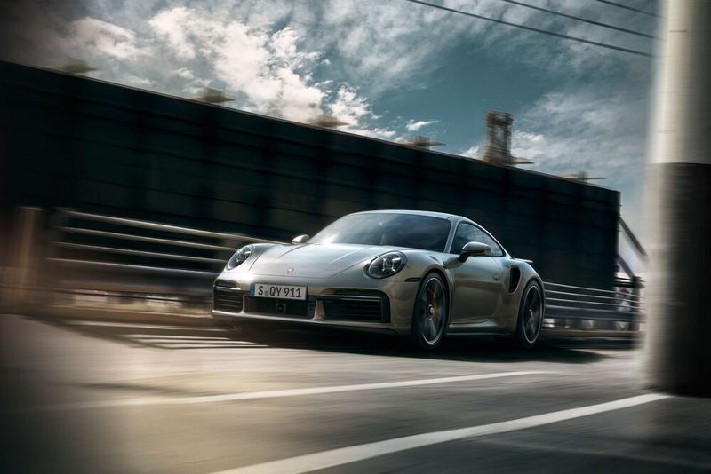 Die Neuauflage des Porsche 911 Turbo S wird von einem neuen 3,8-Liter-Boxermotor mit 478 kW/650 PS angetrieben.