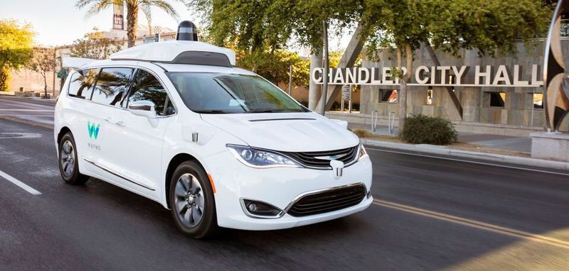 Lediglich Waymo hat die Erlaubnis, auch ohne Sicherheitsfahrer zu testen, dieses Privilig 2019 jedoch nicht genutzt.