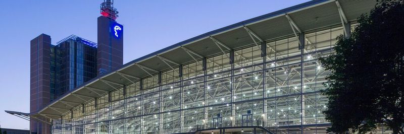 In Hannover fällt die neue IT-Messe TWENTY2X, die sich speziell der Digitalisierung im Mittelstand widmen sollte, dem Corinavirus zum Opfer. Die Eigenveranstaltung der Deutschen Messe soll im Juni 2020 nachgeholt wedrden.