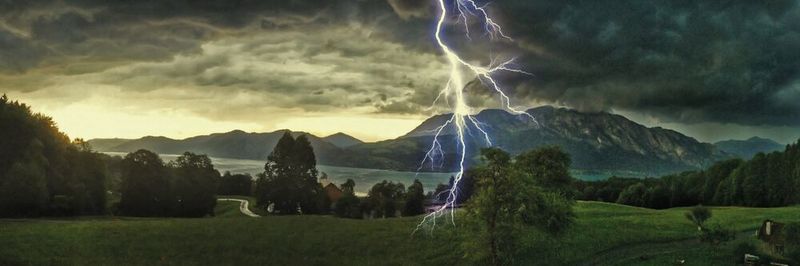 Die Cloud bringt Unwetter in Form von Konsolidierung für den ERP-Markt mit.
