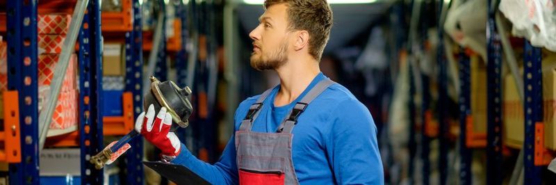 Serviceanbieter erhalten mittels IoT Echtzeitinformationen zu potenziellen Produkt- oder Teileausfällen, was das Ersatzteilmanagement auf ein neues Level hebt.
