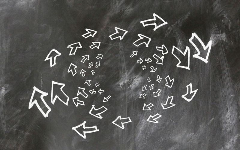 Im Kreis statt Linear: Für mehr Nachhaltigkeit und Klimaneutralität muss sich der Umgang mit Rohstoffen ändern. Industrieverbände befürworten das.