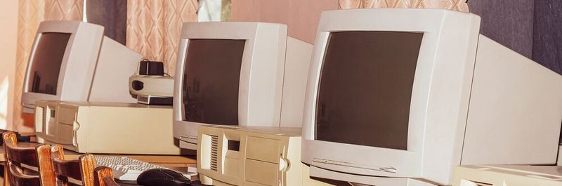 An vielen Schulen ist die IT-Ausstattung im vergangenen Jahrhundert stehen geblieben.