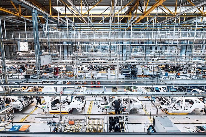 Eine Pandemie legt aktuell viele Werke von Autoherstellern und ihren Zulieferern lahm. Zuvor zeigte der Shutdown vieler chinesischer Produktionen, ebenfalls durch Covid-19 ausgelöst, die Anfälligkeit der traditionellen Lieferketten.