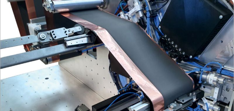 Coil2Stack: werkzeugungebundenes Verfahren zur formatflexiblen Batteriezellstapelbildung
