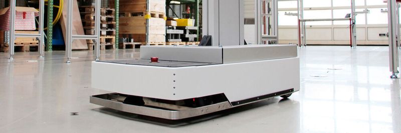 Ziel des Kooperationsprojekts ist ein Prototyp eines sehr günstigen und flexiblen fahrerlosen Transportsystems (FTS), das schnell einsatzbereit ist. Dadurch werden die Anschaffungskosten stark sinken.