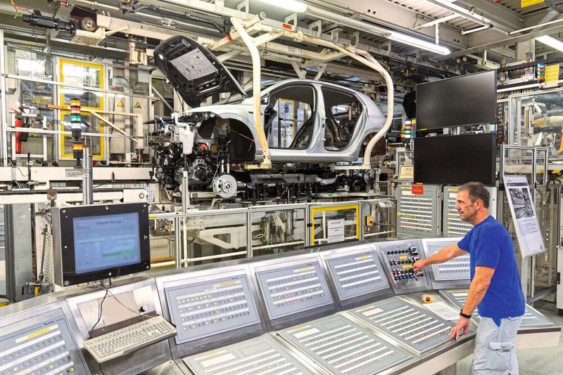 Welche Maßnahmen braucht die Autoindustrie nach der Coronakrise, um Absatz und damit Produktion von Fahrzeugen wieder auf ein hohes Niveau zu bringen?