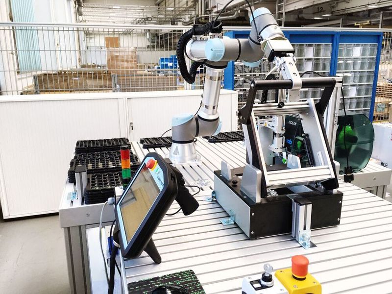 Voith Robotics ist ein Anbieter für robotergestützte Automatisierung. Dank der Partnerschaft mit Universal Robots hat der Systemanbieter jetzt auch deren kollaborierende Roboter in seine Lösungen integriert.