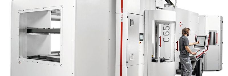 Handlingsystem HS flex heavy mit zwei Speichermodulen adaptiert an ein 5-Achsen Bearbeitungszentrum C 650.