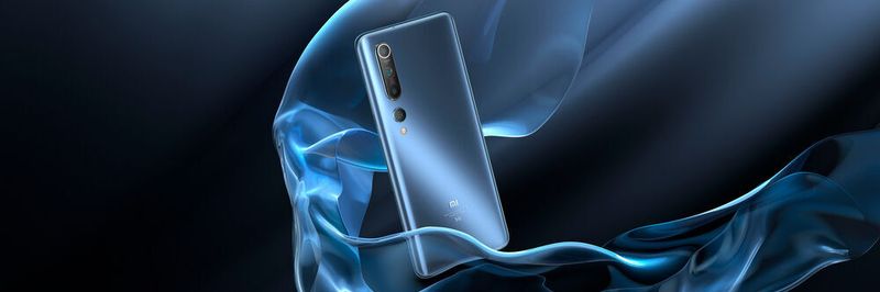 Das Xiaomi Mi 10 und Mi 10 Pro unterscheiden sich kaum bei der Ausstattung.