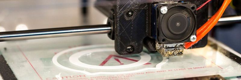 "Gaps in the supply chain can be closed by additive manufacturing, at least when it comes to spare parts and machine parts."