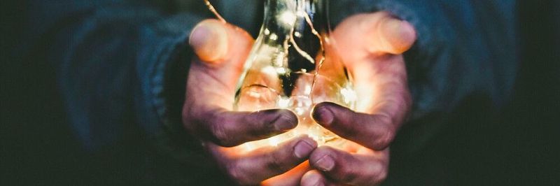 In zeitgemäßen Unternehmen, die sich auf den Weg zum selbstorganisierten Arbeiten machen, hat Führung nichts mehr mit formeller Macht zu tun.