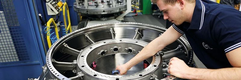 3D-Druck im Maßstab XXL: Das Turbinenzwischengehäuse eines GEnx-Triebwerks ist Demonstrationsbauteil des Projektpartners MTU Aero Engines für die hybrid-additive Fertigung durch Laserauftragschweißen (LMD) mit dem neuen Bearbeitungskopf.