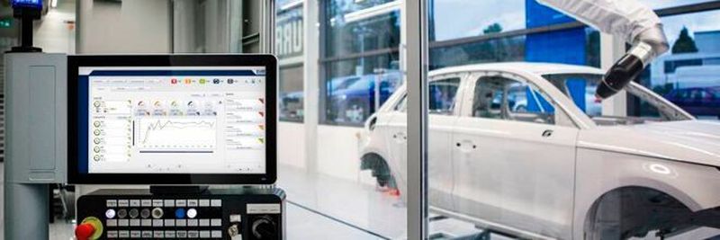 Die KI-Anwendung Advanced Analytics von Dürr identifiziert Fehlerquellen und ermittelt optimale Wartungszeitpunkte.