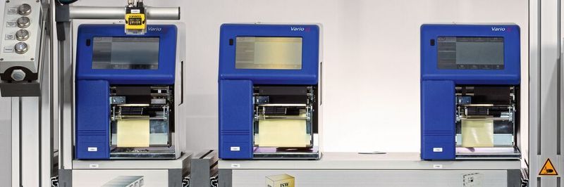 Kameras von Allied Vision und Teledyne Dalsa, Balkenbeleuchtungen von Smart Vision Lights, Objektive von Canon und Tamron, Scanner und ID-Reader von Cognex sowie weiteres Zubehör und Filterkomponenten sind wesentliche Bestandteile des SMAT.