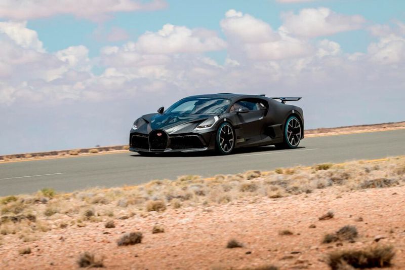 Der Bugatti Divo steht am Start.