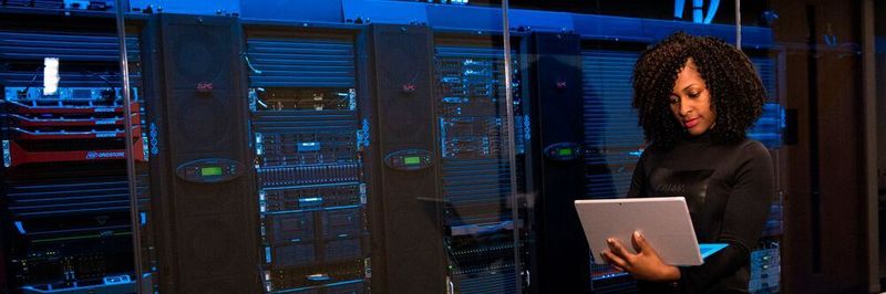 In der IT kann das Wort Operator einen Menschen wie den Administrator oder auch einen Code-Bestandteil bezeichnen.