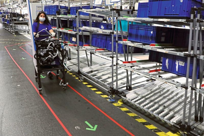 Die Produktionsanläufe setzen Schutzmaßnahmen für die Mitarbeiter voraus.