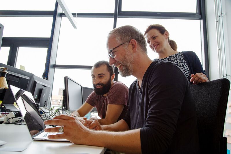 Um geeignete Mitarbeiter zu finden, müssen Unternehmen offen für neue Arbeitsweisen sein.