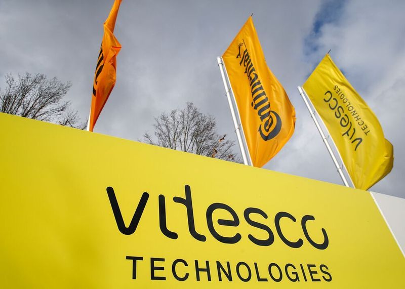 Die Abspaltung inklusive Börsennotierung der Antriebssparte Vitesco erfolgt aufgrund der anhaltenden wirtschaftlichen Unsicherheiten nicht mehr in diesem Jahr.