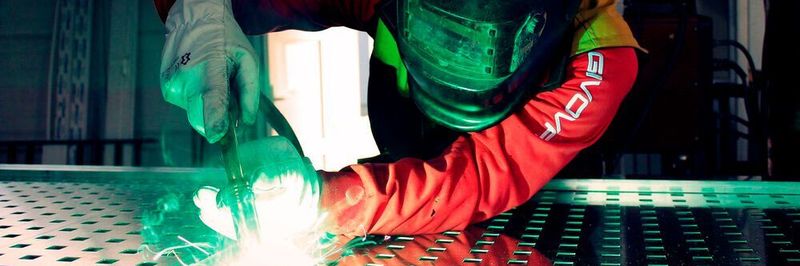 Ausfallzeiten können massive Kosten verursachen, die sich über alle Unternehmensbereiche erstrecken. Doch viele Unternehmen können diese Kosten nicht überblicken.