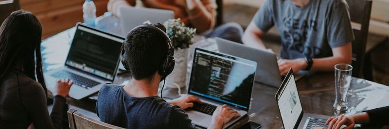 Start-ups aus dem B2B-E-Commerce können dem Mittelstand die digitale Transformation erleichtern. Auf die Bedenken und Ängste der traditionellen Unternehmen einzugehen, ist dafür wesentliche Grundvoraussetzung.