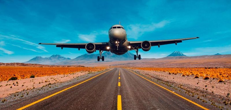 Der Notlandeassistent berechnet für jede Landebahn in der näheren Umgebung vier Gleitpfade und hilft den Piloten, den optimalen Gleitpfad zum Landeareal zu finden. Ist kein geeigneter Flugplatz erreichbar, kann auch auf eine Datenbank mit Notlandeplätzen zurückgegriffen werden, die mittels ELFI identifiziert wurden.