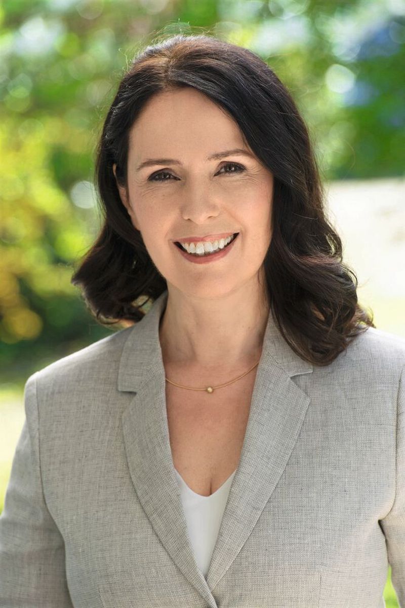 Elisabeth Winkelmeier-Becker ist Parlamentarische Staatssekretärin beim Bundesministerium für Wirtschaft und Energie. Sie verantwortet dabei die Bereiche Wirtschaftspolitik, Industriepolitik sowie Digital- und Innovationspolitik. Sie bekräftigt: „Der Leichtbau ist eine Querschnittstechnologie und ein Innovationstreiber. Er hat das Potenzial, den Standort Deutschland zu stärken. Wir können dabei Unterstützung leisten.“
