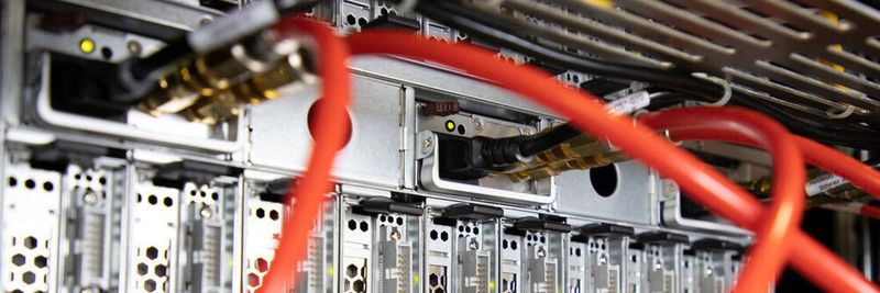 Das Chemnitzer Unternehmen Megware liefert unter anderem wassergekühlte HPC-Installationen; die Technik steckt auch in den Systemen von Cloud & Heat.