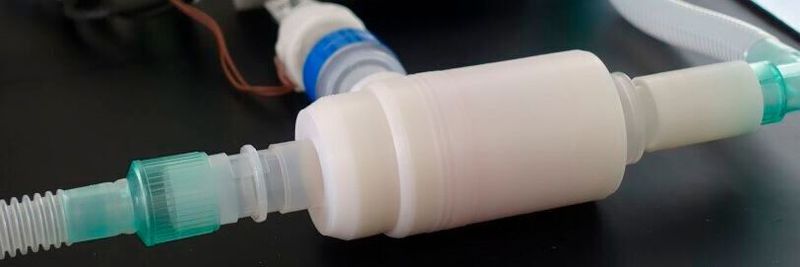 Bei Hage Sondermaschinenbau und Hage3D hat man in den letzten zwei Wochen intensiv an der Entwicklung zweier Prototypen von kurzfristig verfügbaren, druckkontrollierten Beatmungsform für Krisen- bzw. Notsituationen zur Eindämmung der COVID-19 Pandemie gearbeitet.