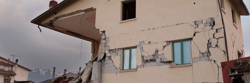 Treten nach einem Erdbeben giftige oder explosive Gase aus, können die Sniff-Bots die Quelle lokalisieren und die Gefahr bannen.