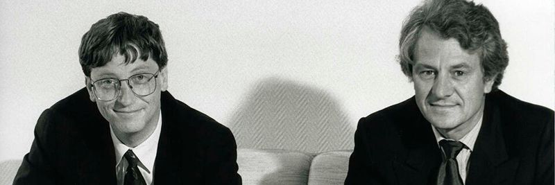 Microsoft-Mitbegründer Bill Gates und SAP-Mitbegründer Hasso Plattner untermauern 1993 die Partnerschaft ihrer Unternehmen.
