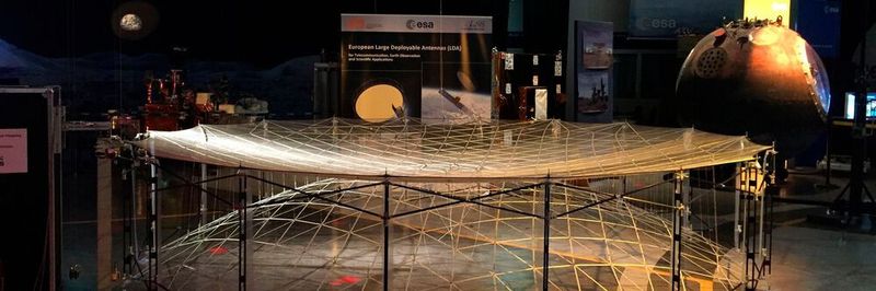 Reflektorantenne als Fünf-Meter-Ingenieursmodell