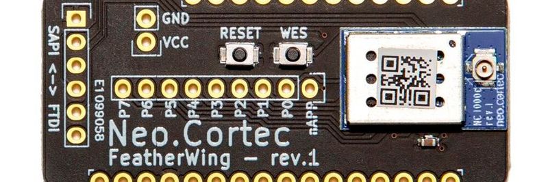 Das Breakout-Board Featherwing ist Featherwing-kompatibel mit den Adafruit Feather Development Boards.