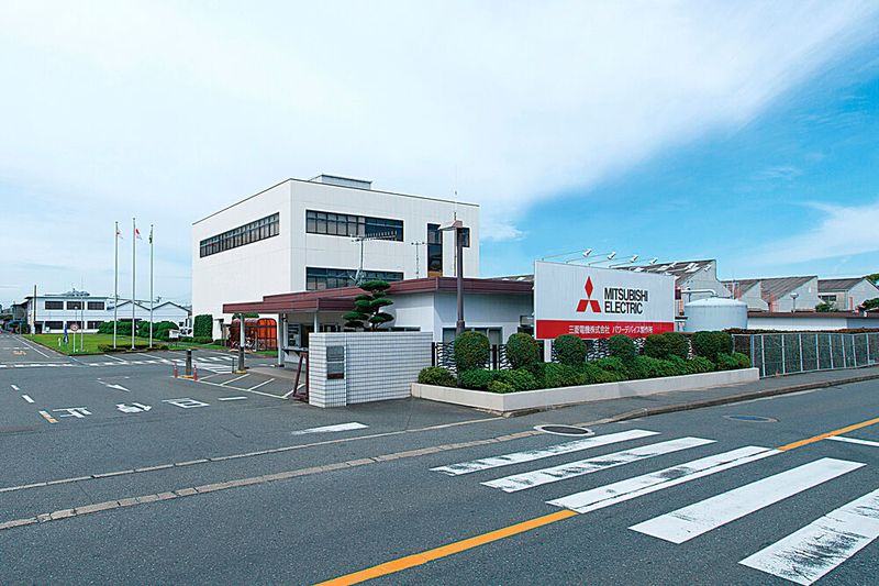 An diesem Standort in Fukuoka (Japan) proudziert Mitsubishi Electric Leistungshalbleiter.